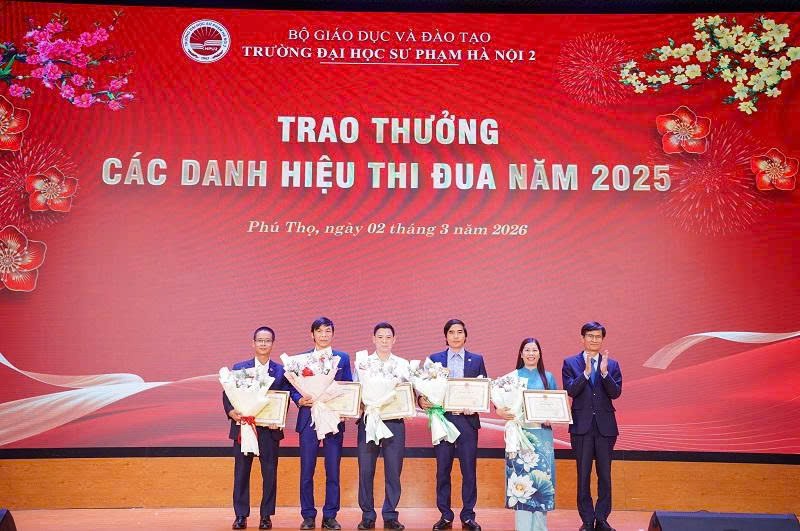 Viện Nghiên cứu Sư phạm đạt danh hiệu tập thể Lao động xuất sắc và nhận Bằng khen của Bộ trưởng Bộ Giáo dục và Đào tạo