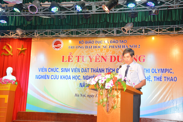 Lễ tuyên dương viên chức, sinh viên đạt thành tích cao trong thi Olympic, nghiên cứu khoa học, nghiệp vụ sư phạm, văn nghệ, thể thao năm học 2016 – 2017