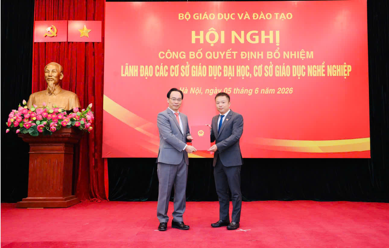 Viện trưởng Viện Nghiên cứu Sư phạm được bổ nhiệm lại làm Phó Hiệu trưởng Trường ĐHSP Hà Nội 2